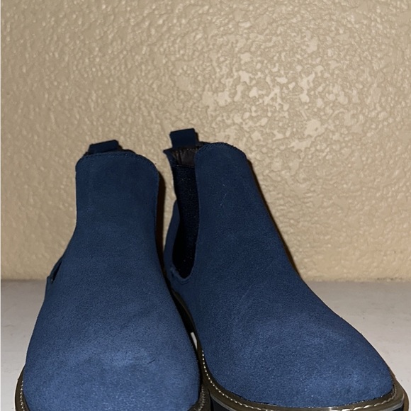 Men’s blue Suede Chelsea Boots - Picture 6 of 6